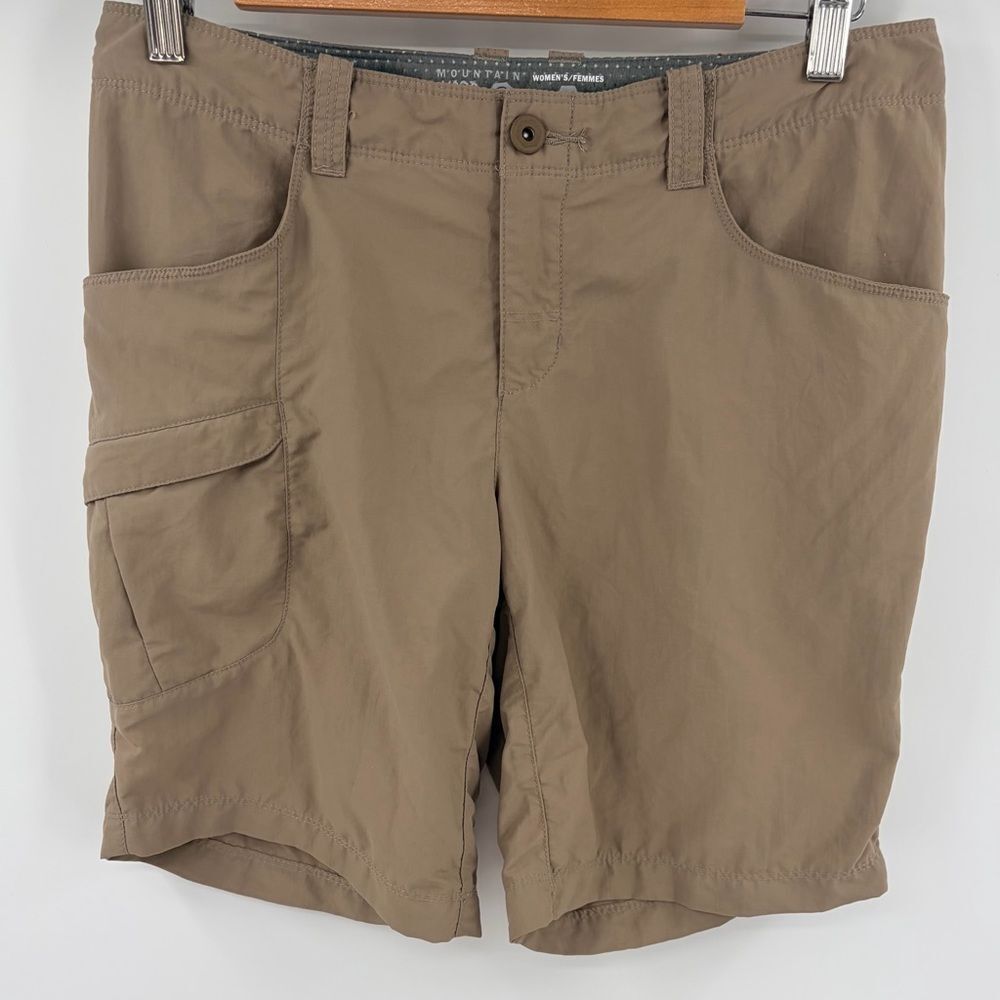Mountain Hardware khaki nylon hiking short women’s size 2 outdoor camping